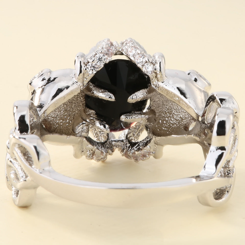 Zarte handwerkliche Ring