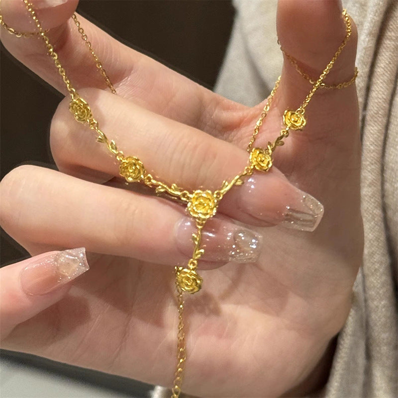 Zarte handwerkliche Gold Halskette