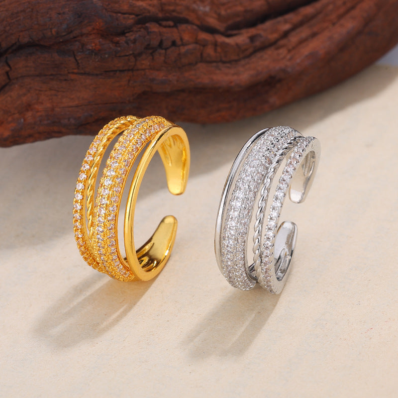 Zarte handwerkliche Ring