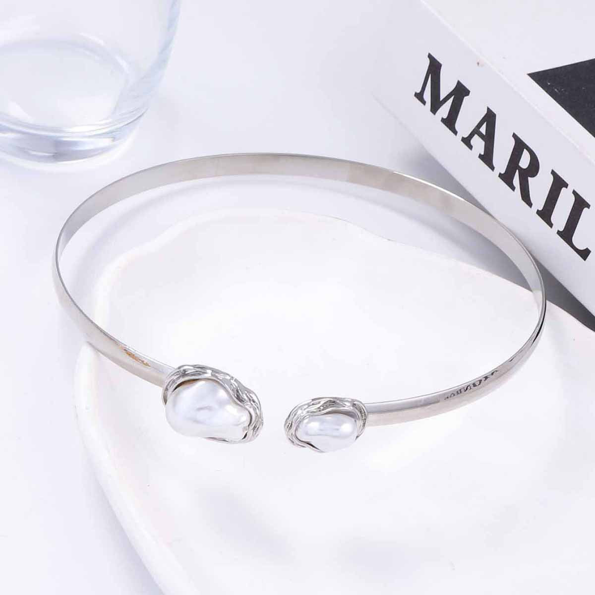 Schöne Perlen Armband mit einzigartigem Stil