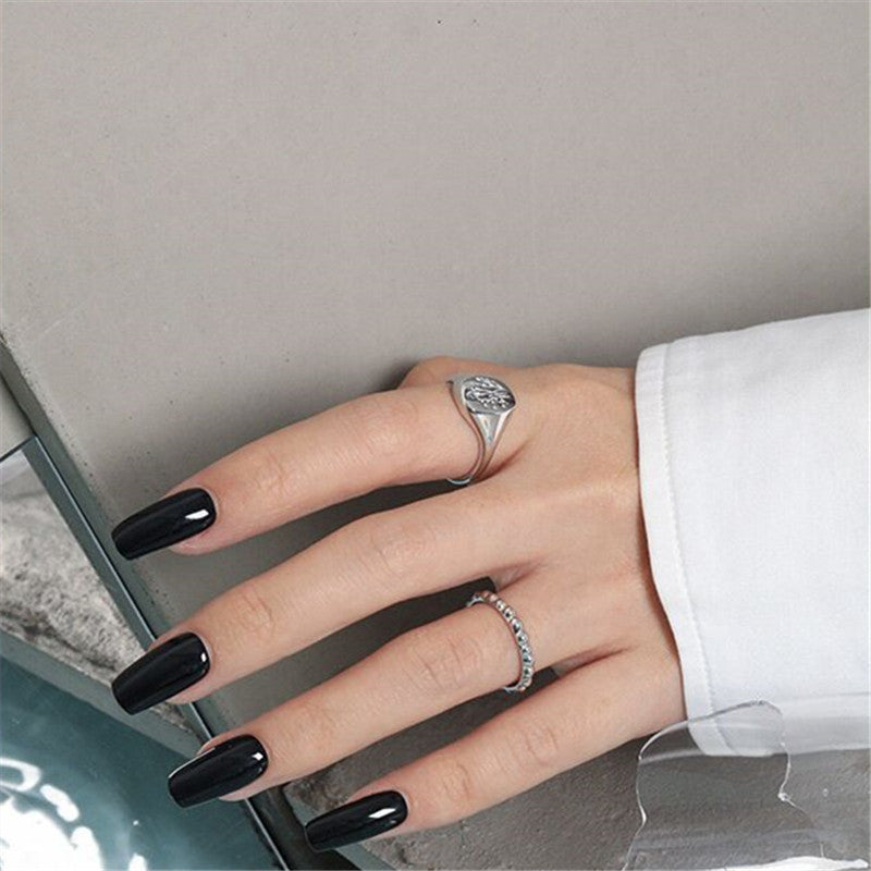 Zarte handwerkliche Ring