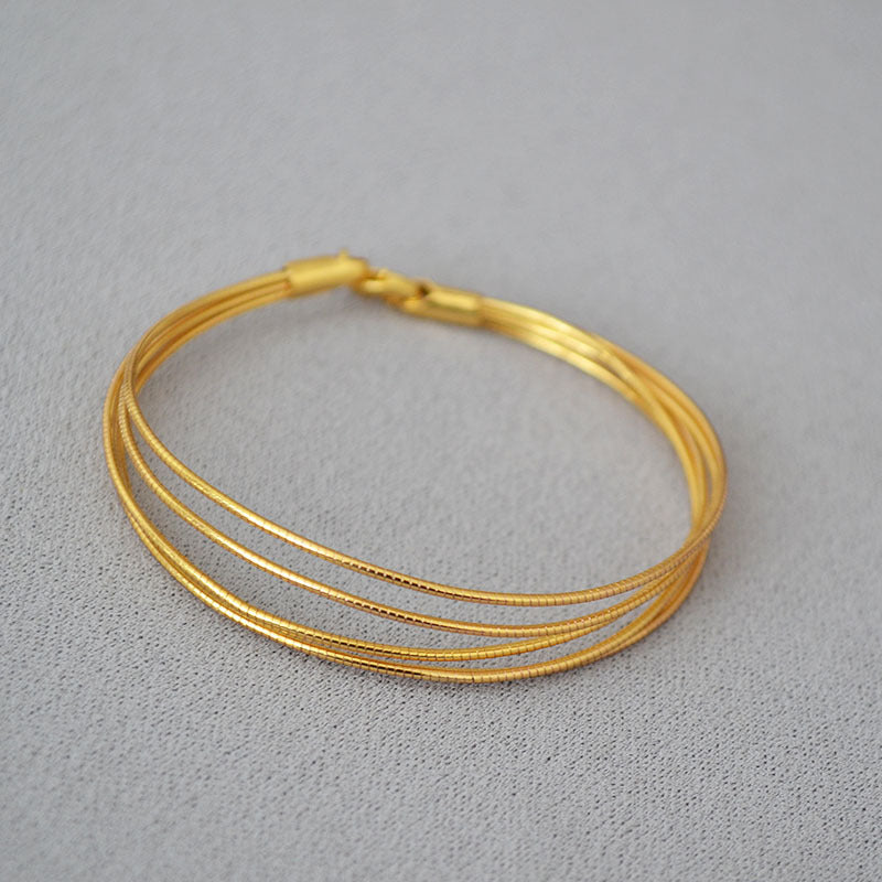 Schöne Gold Armband mit einzigartigem Stil