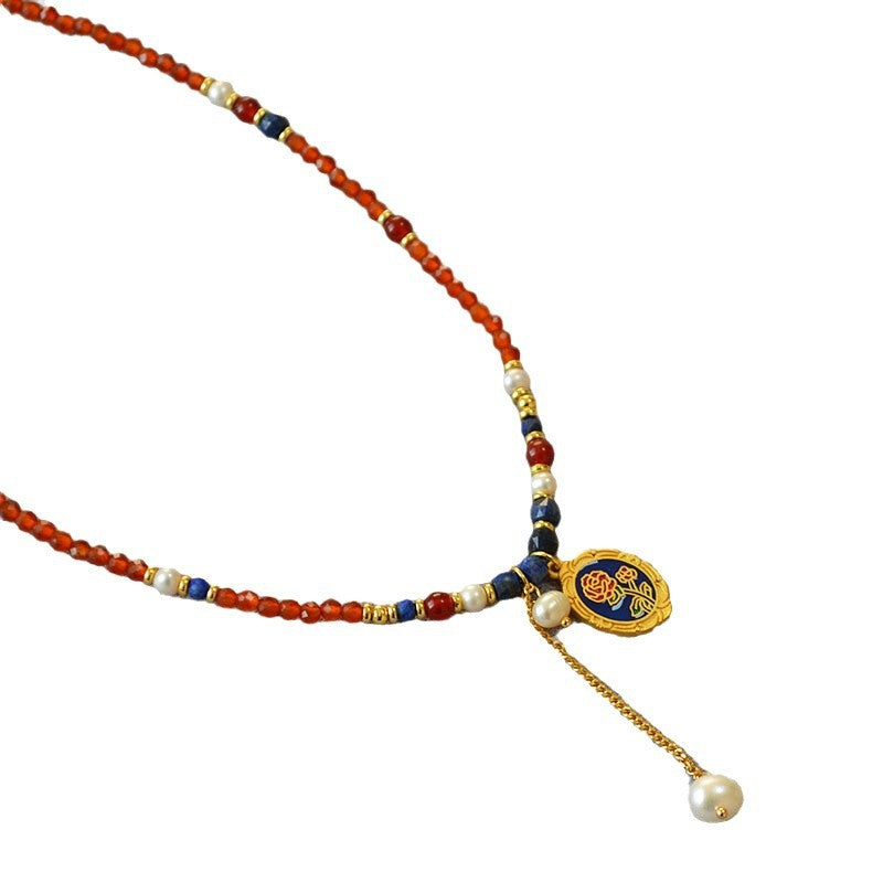 Zarte handwerkliche Halskette