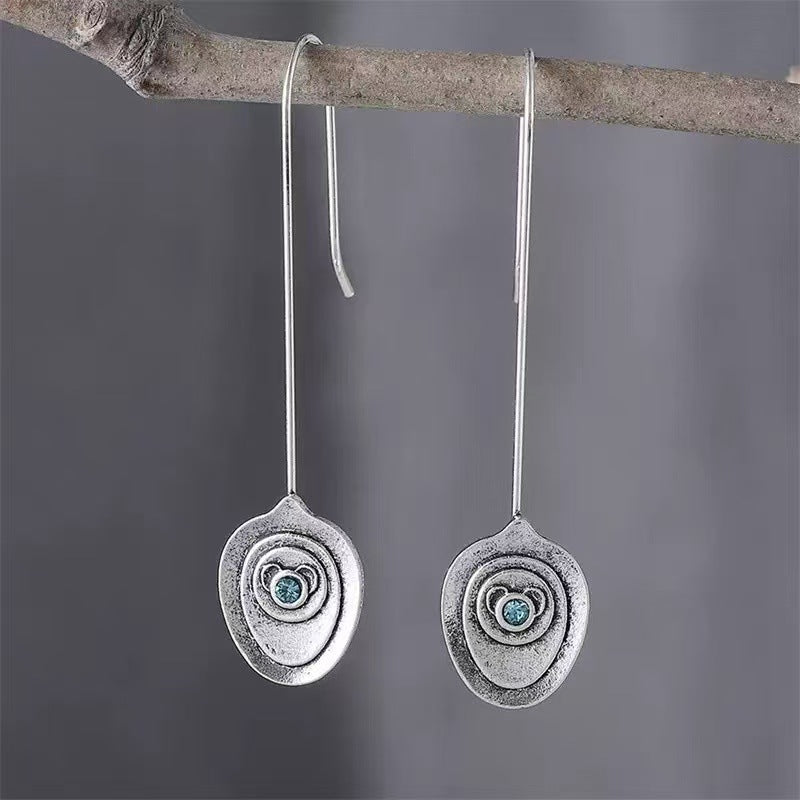 Zarte handwerkliche Ohrring