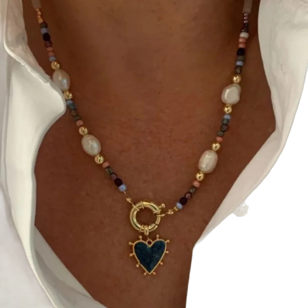 Schöne Perlen Halskette mit einzigartigem Stil