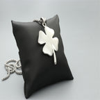 Schöne Halskette mit einzigartigem Stil