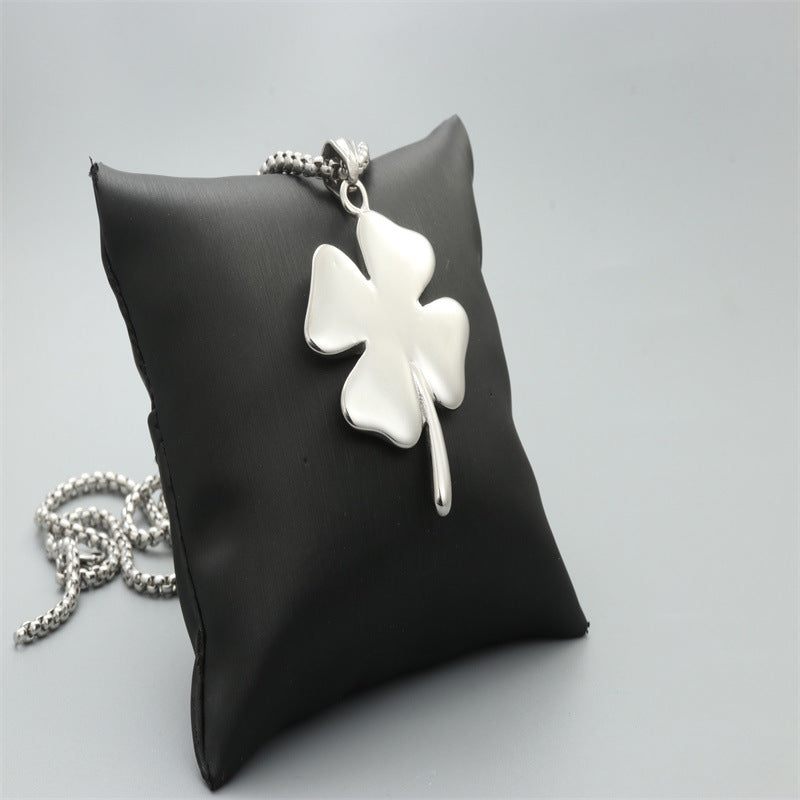 Schöne Halskette mit einzigartigem Stil