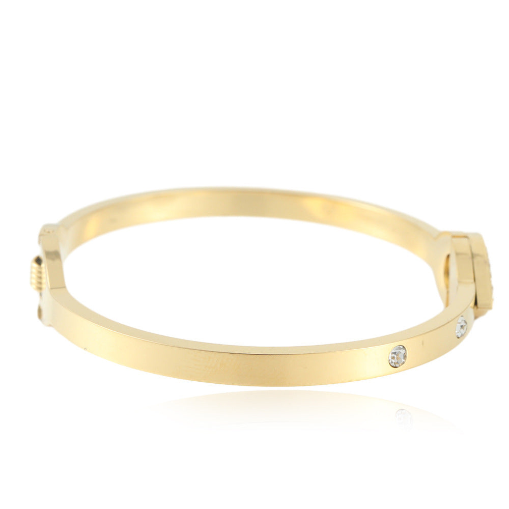 Schöne Armband mit einzigartigem Stil