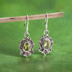 Zarte handwerkliche Ohrring