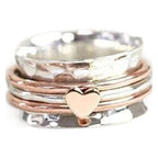 Zarte handwerkliche Ring