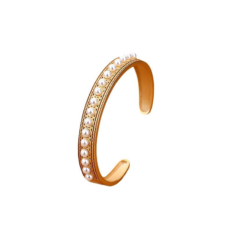 Schöne Gold Armband mit einzigartigem Stil