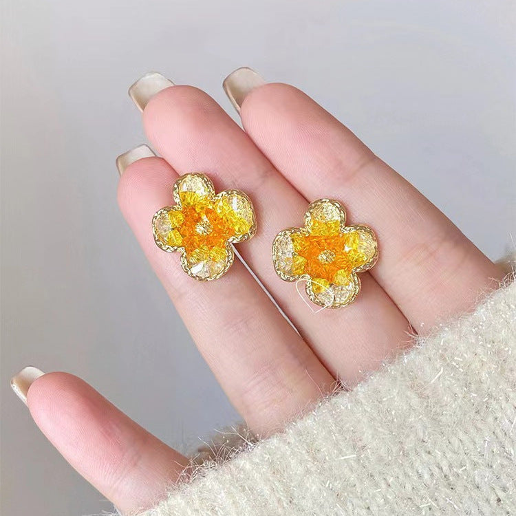 Atemberaubende Ohrring für den Alltag