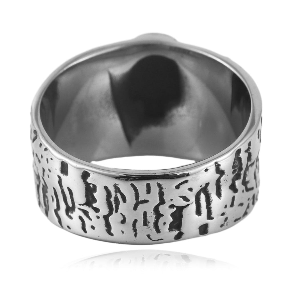 Zarte handwerkliche Ring