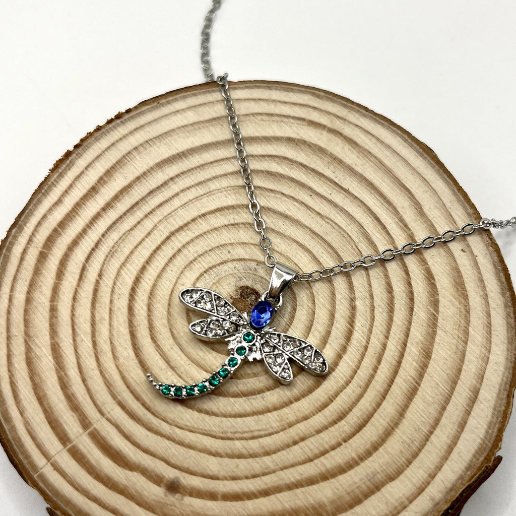 Schöne Halskette mit einzigartigem Stil