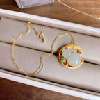 Schöne Halskette mit einzigartigem Stil