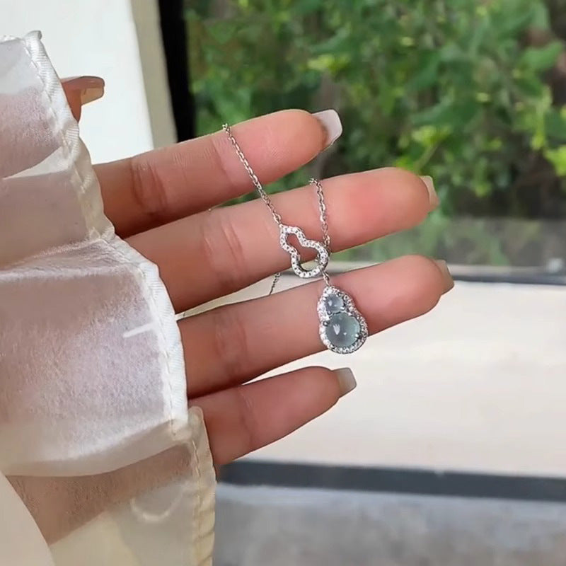 Zarte handwerkliche Halskette