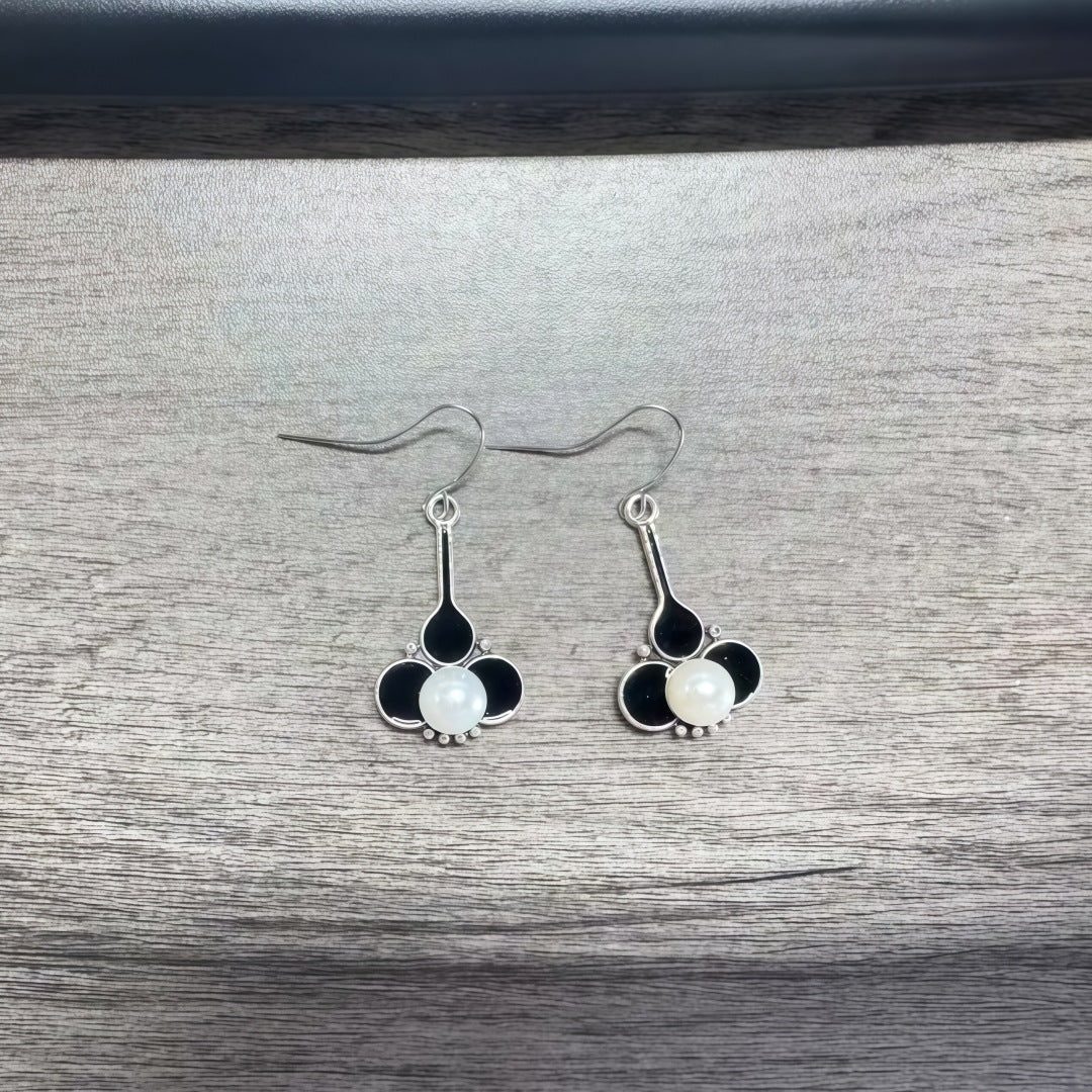 Zarte handwerkliche Perlen Ohrring