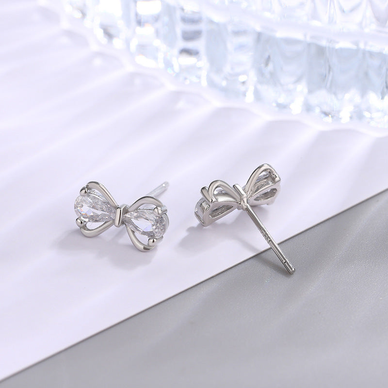 Zarte handwerkliche Ohrring