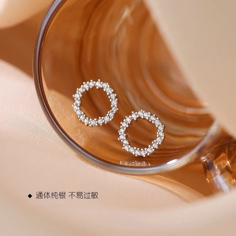 Schöne Ohrring mit einzigartigem Stil