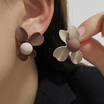 Atemberaubende Ohrring für den Alltag