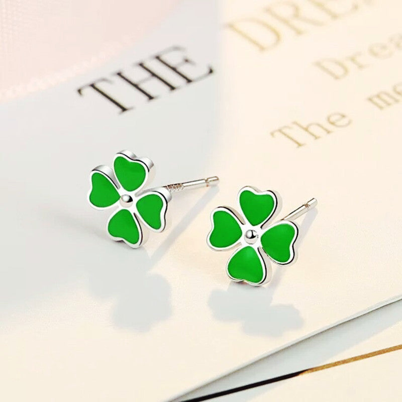 Zarte handwerkliche Ohrring