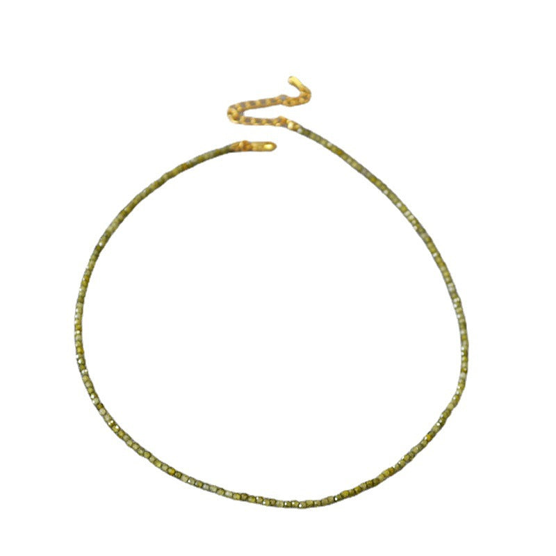 Schöne Halskette mit einzigartigem Stil