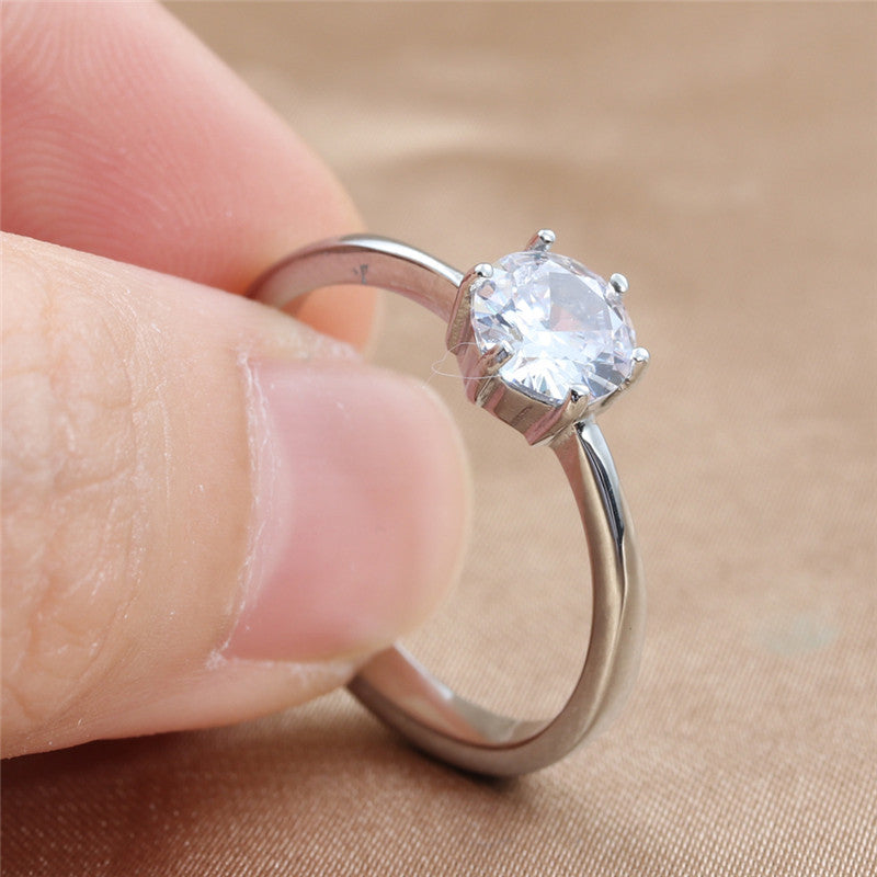 Zarte handwerkliche Ring