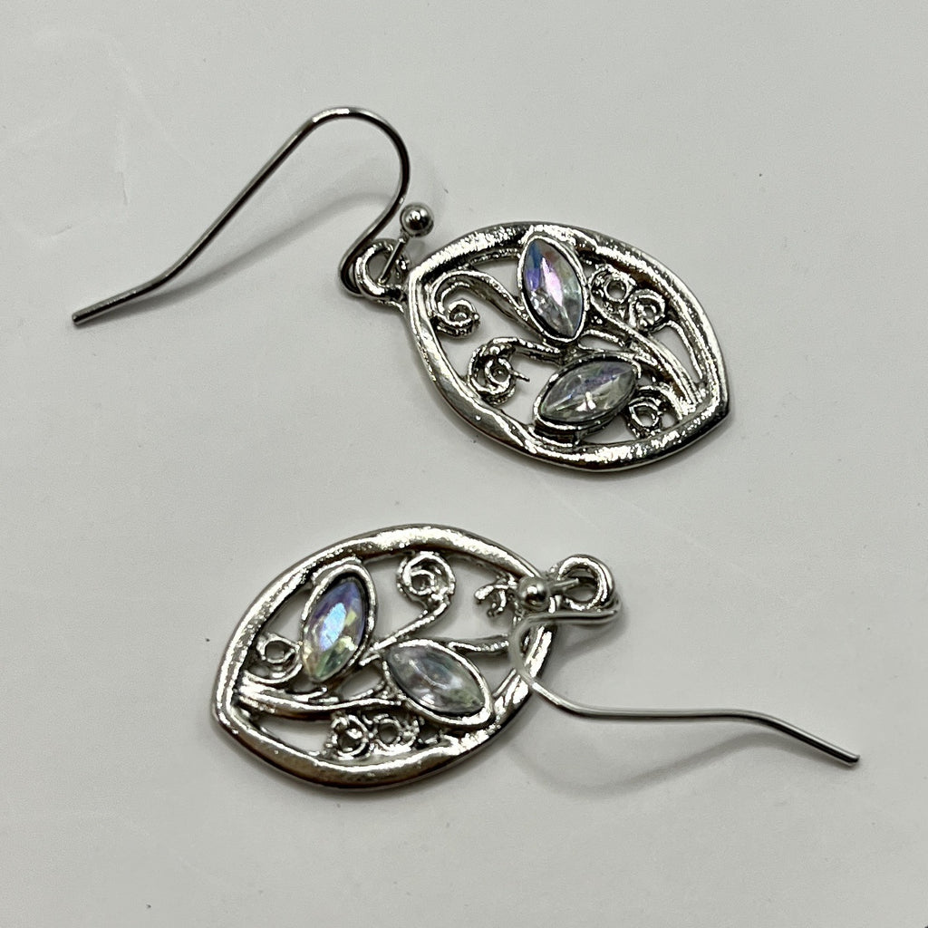 Zarte handwerkliche Ohrring