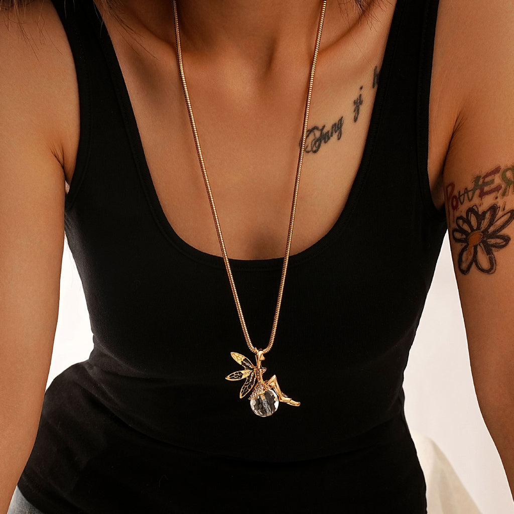 Schöne Halskette mit einzigartigem Stil