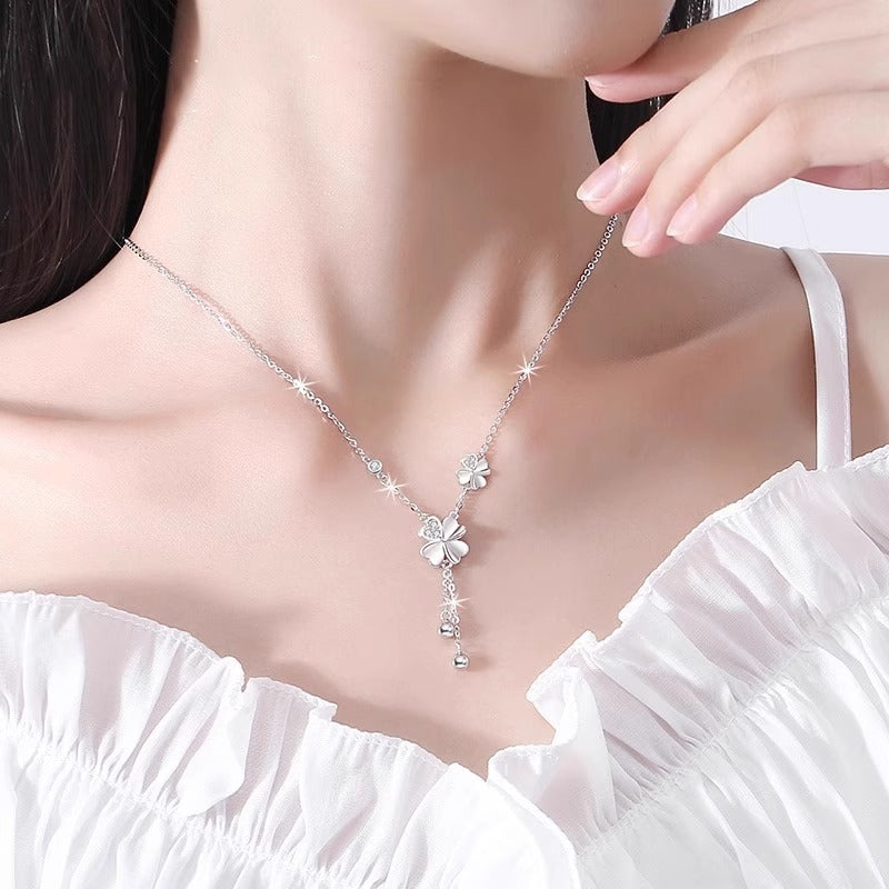 Schöne Halskette mit einzigartigem Stil