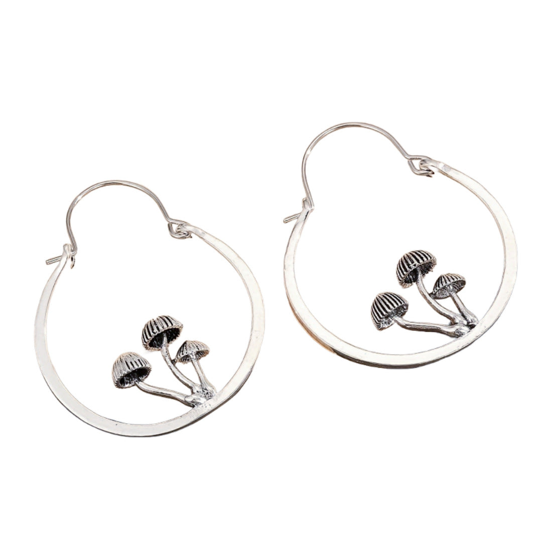 Zarte handwerkliche Ohrring