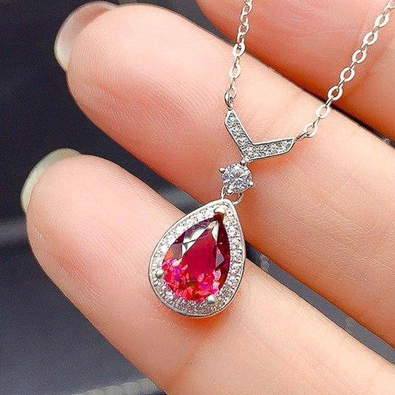 Zarte handwerkliche Halskette