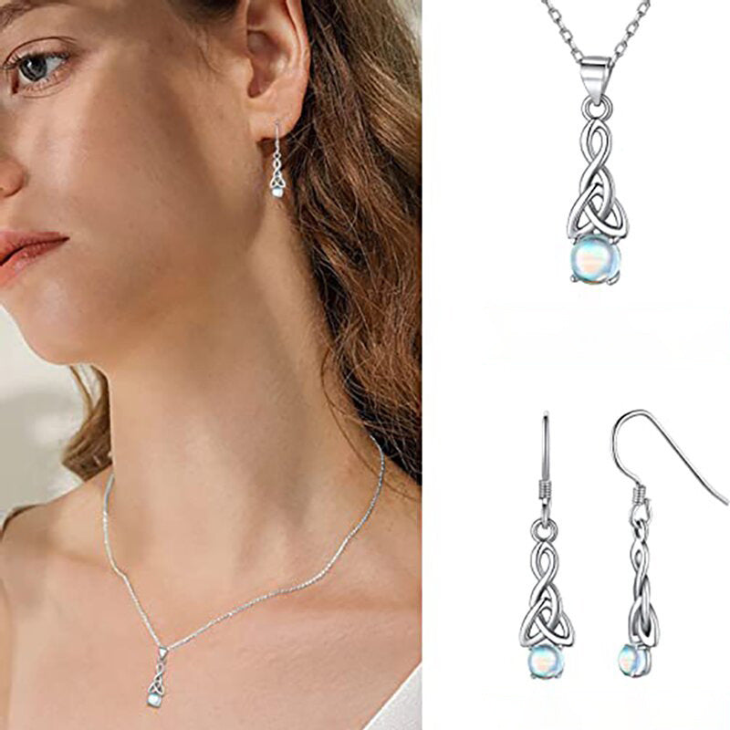 Schöne Halskette mit einzigartigem Stil