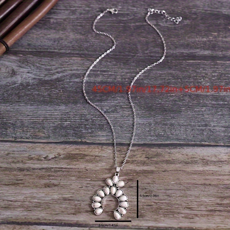 Zarte handwerkliche Halskette