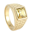 Zarte handwerkliche Ring