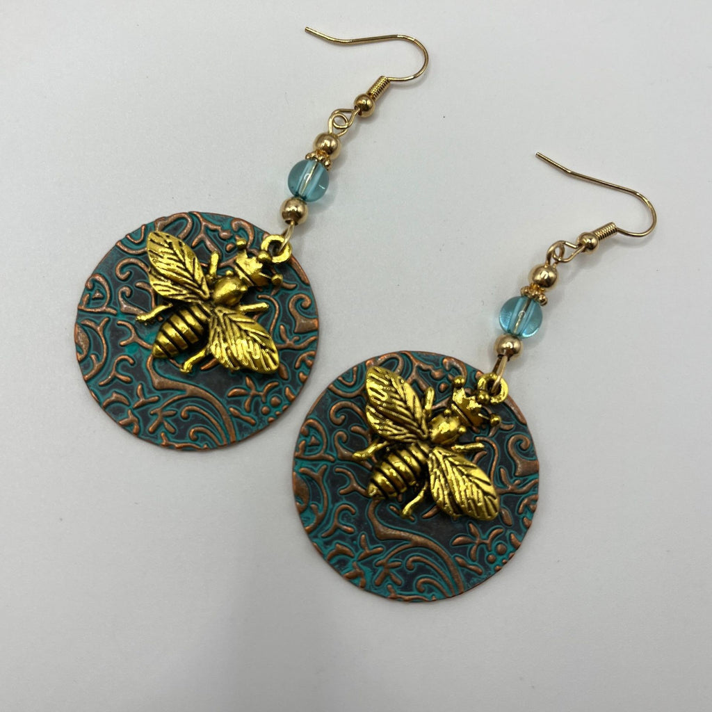 Zarte handwerkliche Ohrring