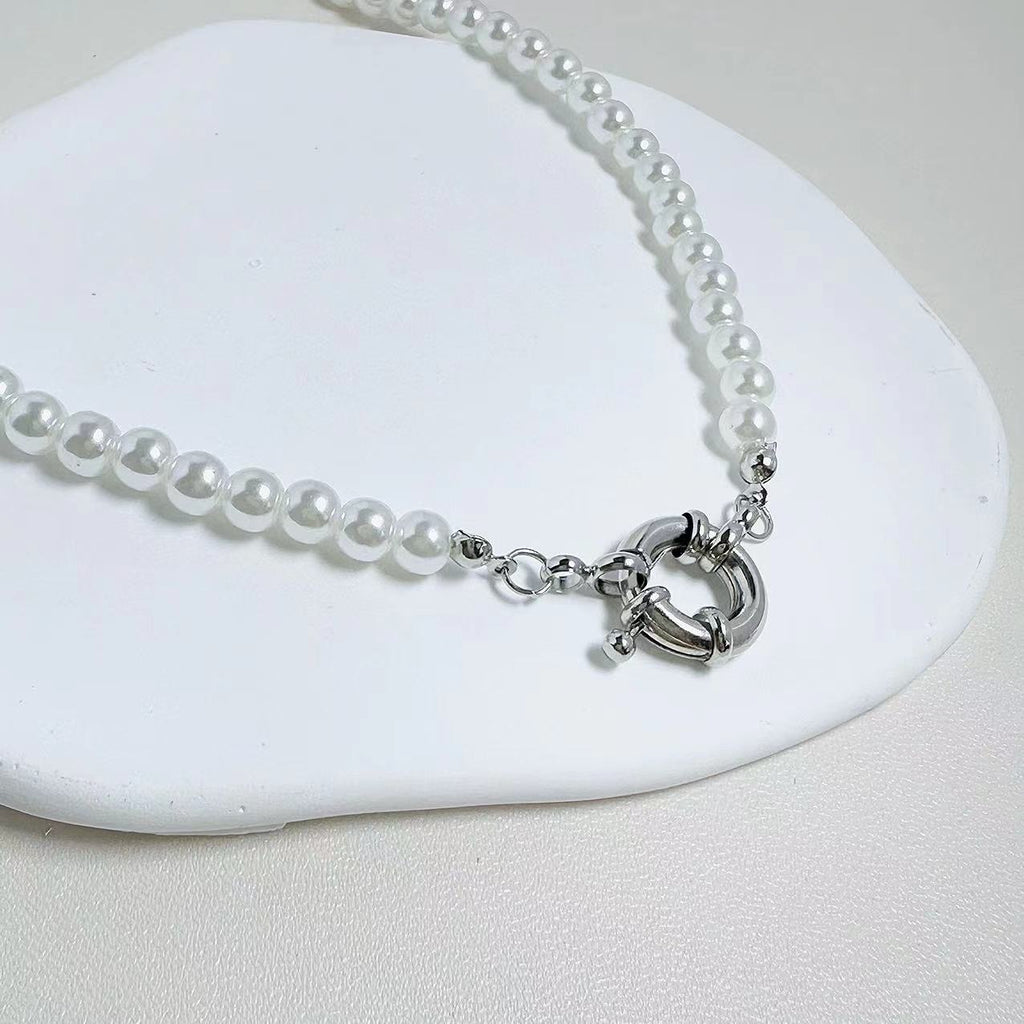 Zarte handwerkliche Perlen Halskette