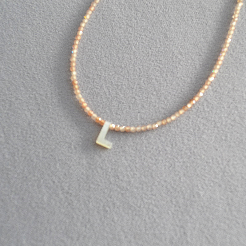 Schöne Halskette mit einzigartigem Stil