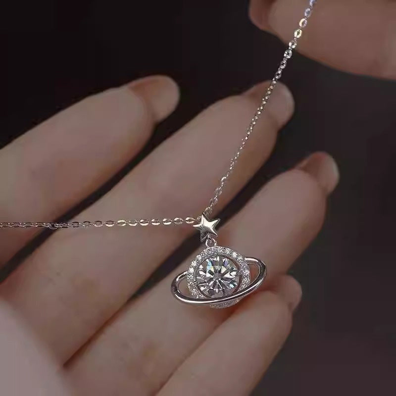 Zarte handwerkliche Halskette