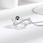 Schöne Halskette mit einzigartigem Stil