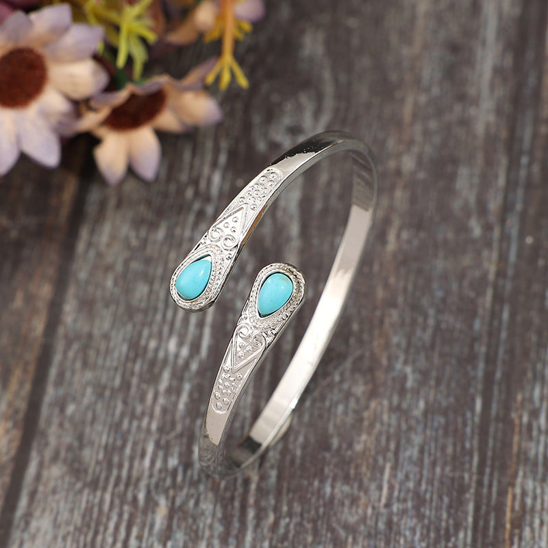 Schöne Armband mit einzigartigem Stil