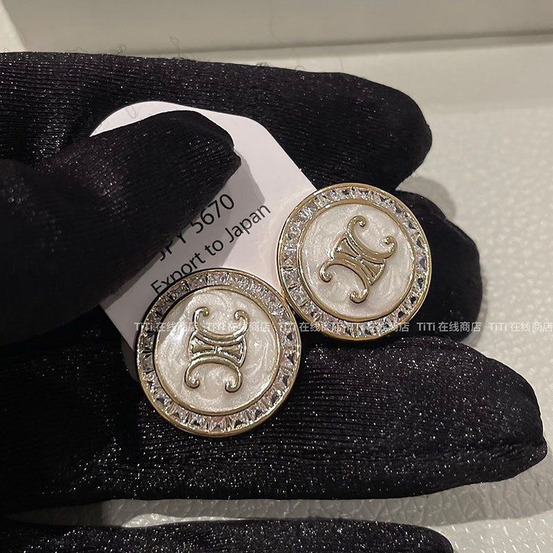 Atemberaubende Ohrring für den Alltag