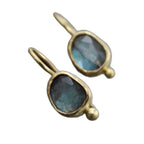 Zarte handwerkliche Ohrring