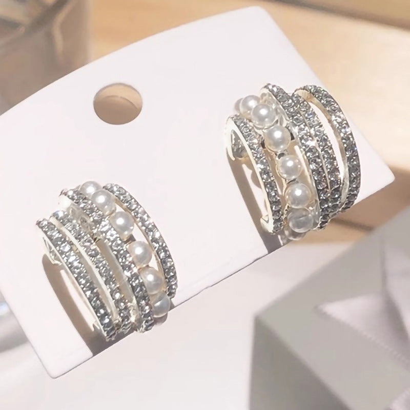 Atemberaubende Ohrring für den Alltag