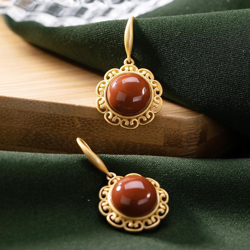 Schöne Halskette mit einzigartigem Stil