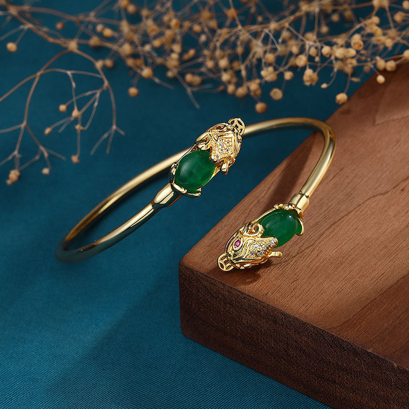 Schöne Armband mit einzigartigem Stil