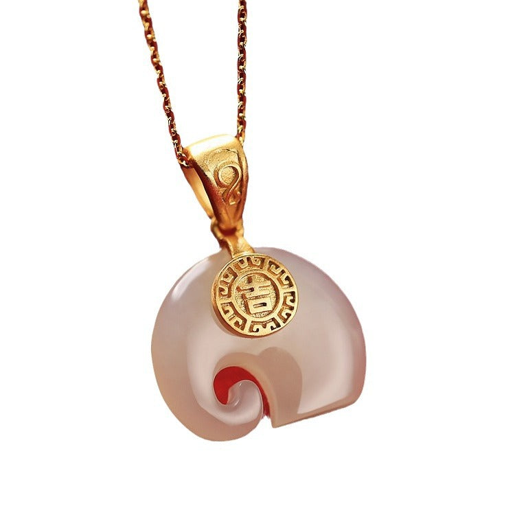 Schöne Gold Halskette mit einzigartigem Stil