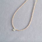 Schöne Halskette mit einzigartigem Stil