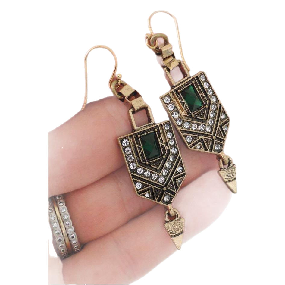 Zarte handwerkliche Ohrring