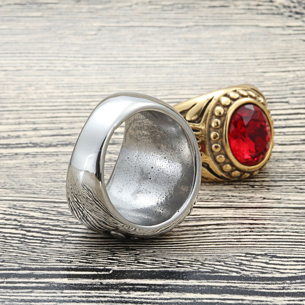 Zarte handwerkliche Ring